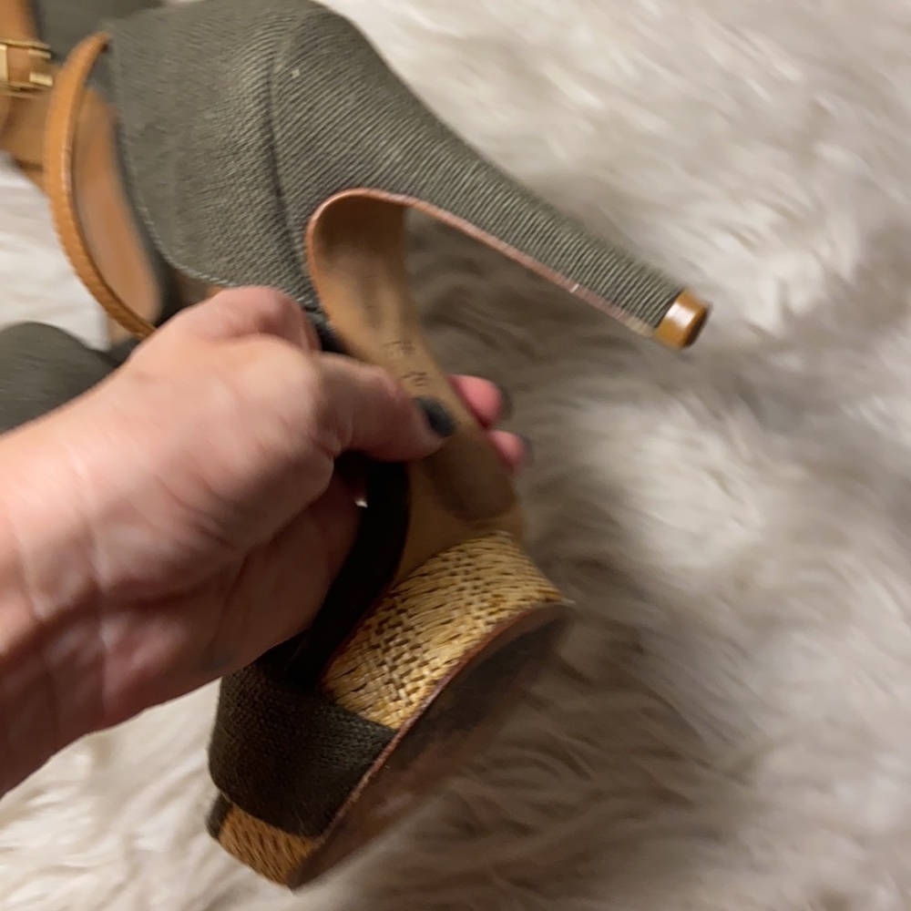 EUC Tory Burch Olive Green Amina Platform Stilettos - Picture 13 of 13